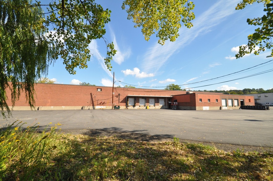 15 Division St, Fairview, NJ for lease - Building Photo - Image 2 of 9