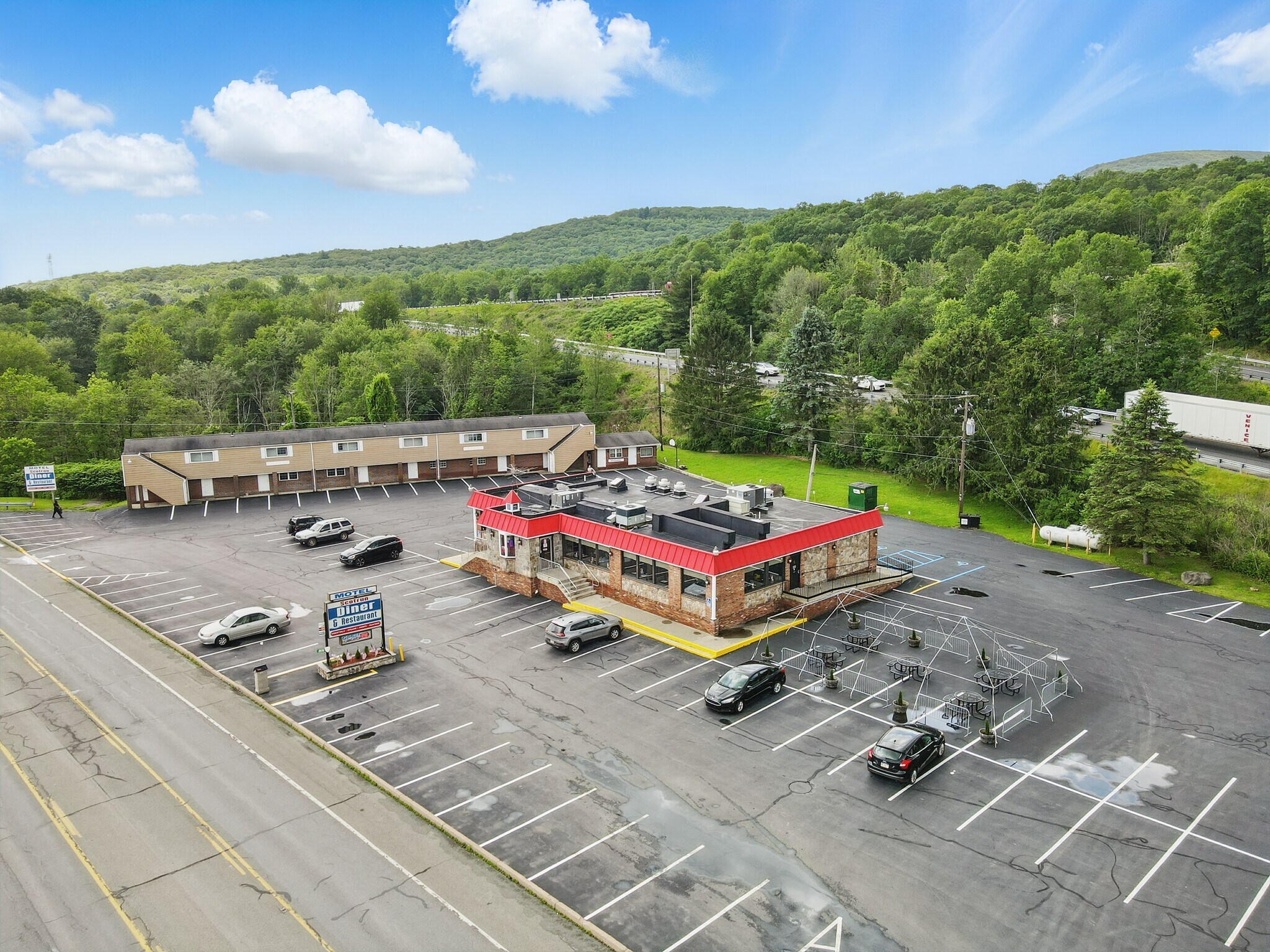 2576 Route 611, Scotrun, PA à vendre Photo du bâtiment- Image 1 de 6