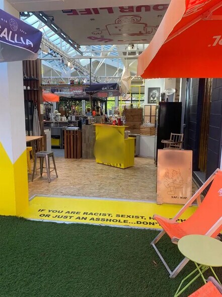 Commerce de détail dans Saint-Maur-des-Fossés à louer - Photo du bâtiment - Image 2 de 8