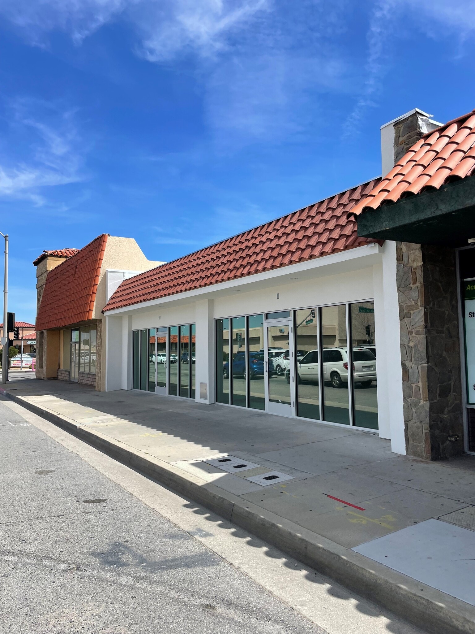 826-828 E Palmdale Blvd, Palmdale, CA for lease Building Photo- Image 1 of 7