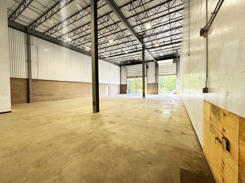 30B Post Rd, Colonie, NY for lease - Building Photo - Image 3 of 32