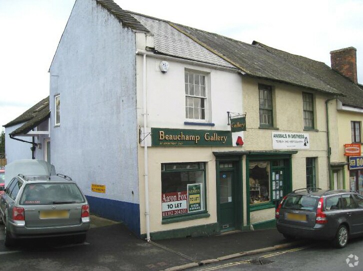 81 Fore St, Bovey Tracey à louer - Photo principale - Image 1 de 2