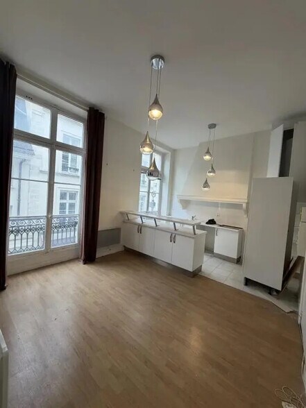 3 Rue Des Guillemites, Paris for sale - Interior Photo - Image 2 of 20