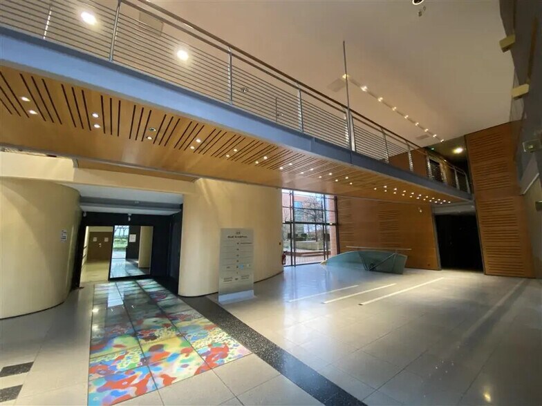 Office in Ivry-sur-Seine for sale - Building Photo - Image 3 of 6