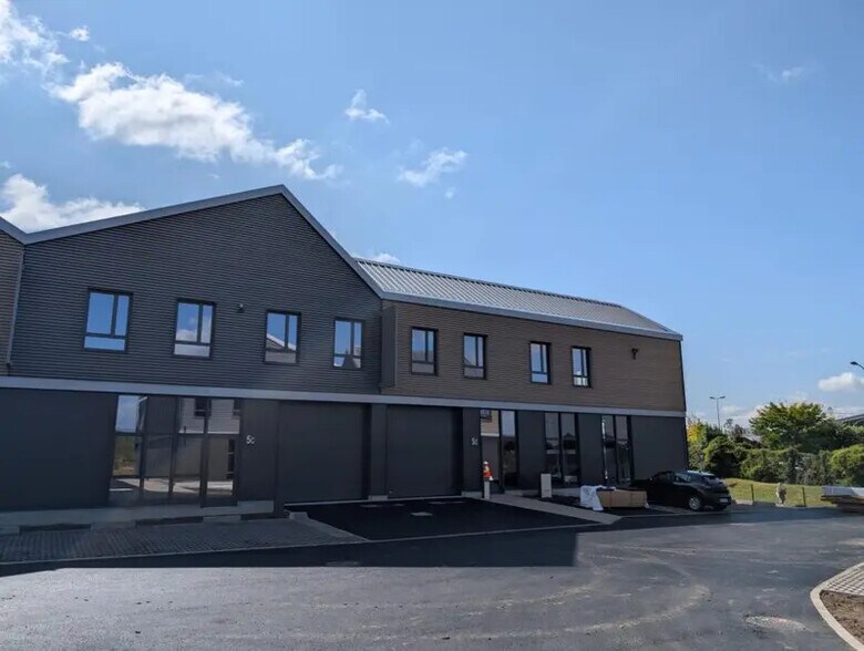 1 Rue René Dubos, Groslay à louer - Photo du bâtiment - Image 1 de 16