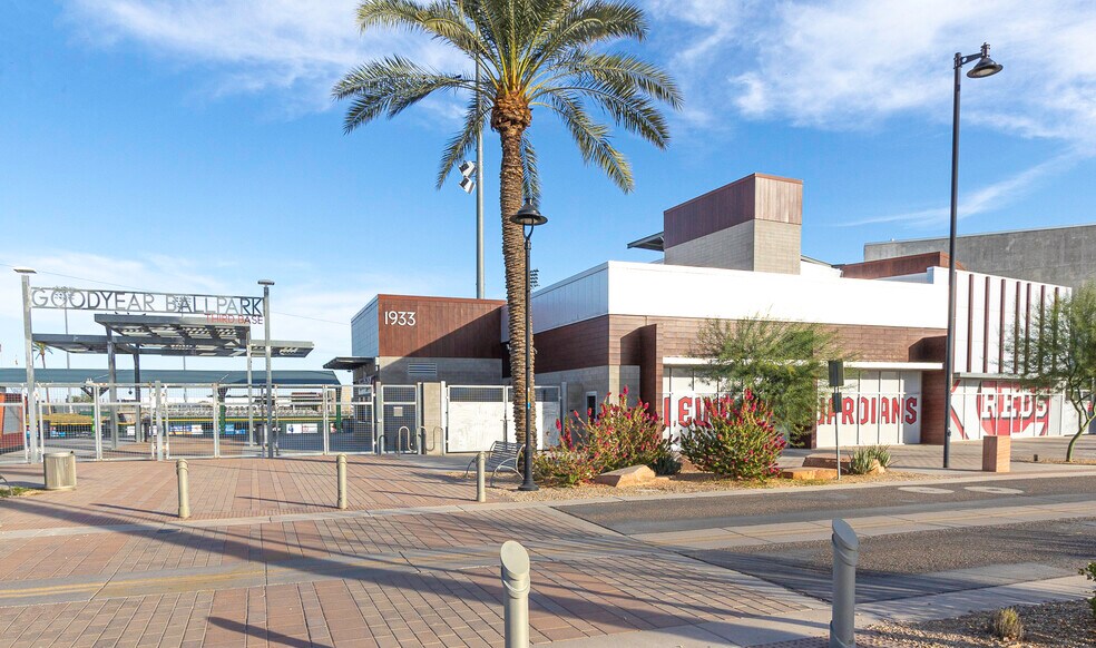 1933 S Ballpark Way, Goodyear, AZ à louer - Photo du bâtiment - Image 3 de 9