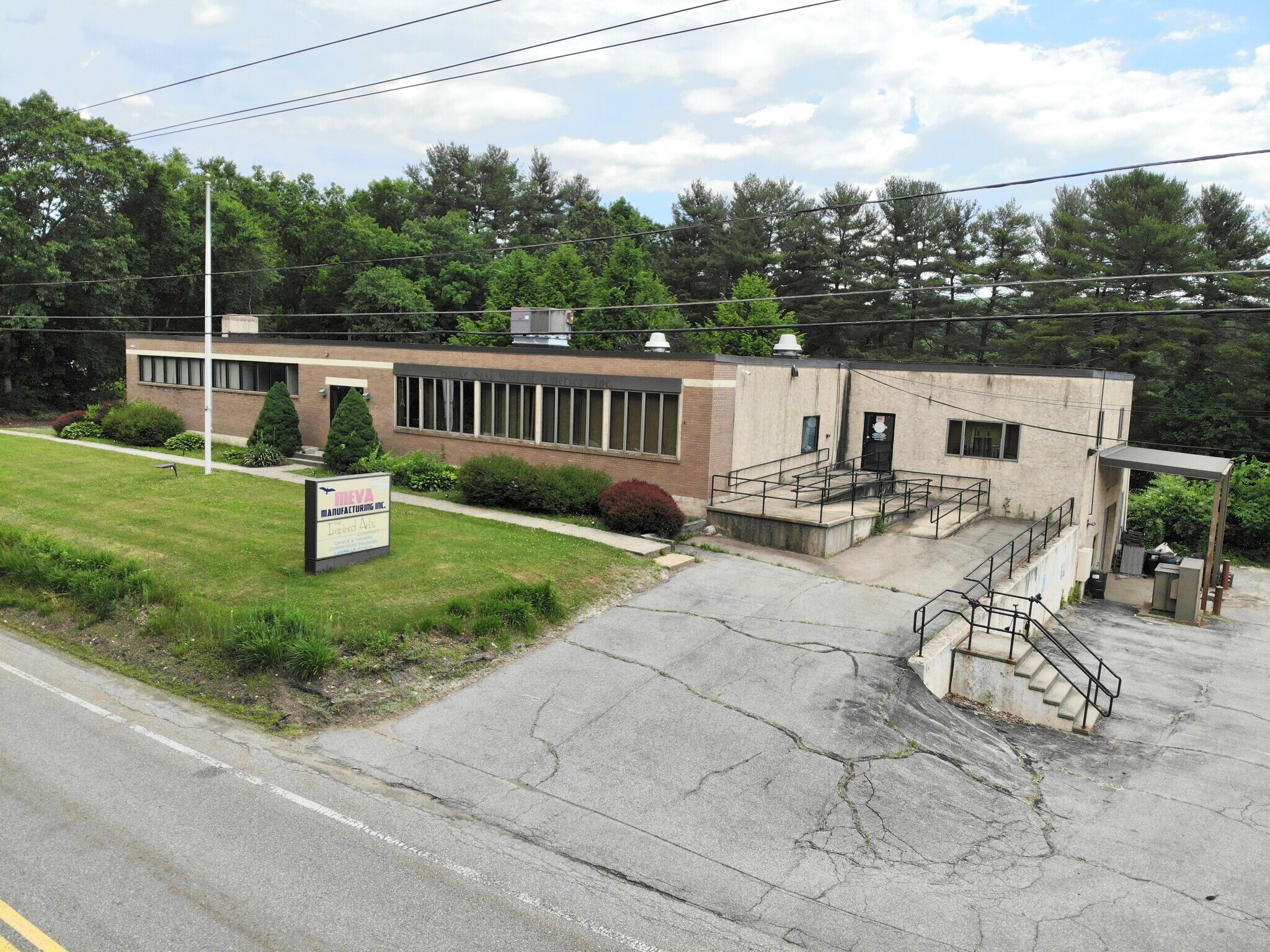 44 Southbridge Rd, Dudley, MA à vendre Photo du bâtiment- Image 1 de 35