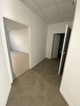 Square Des Griffons, Créteil for lease Interior Photo- Image 2 of 7