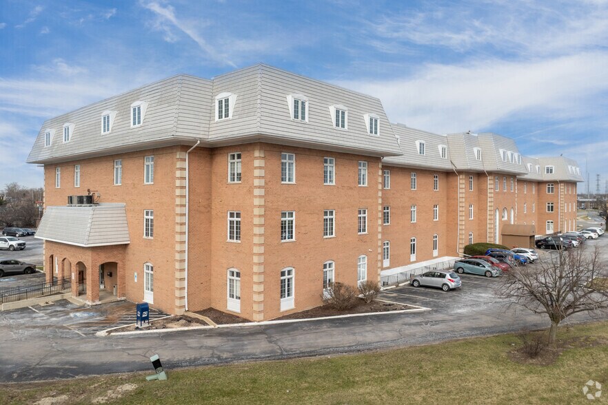 188 Industrial Dr, Elmhurst, IL à louer - Photo du bâtiment - Image 1 de 24