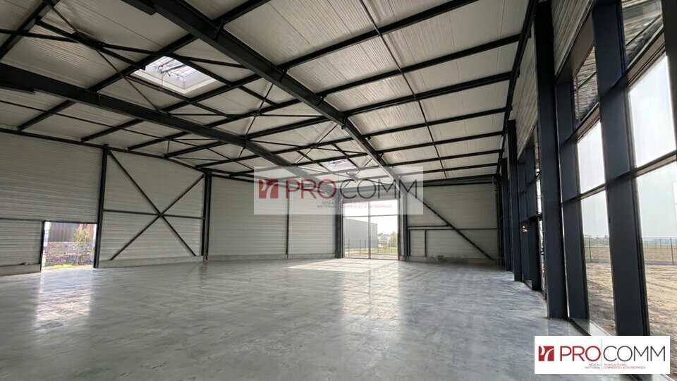 Retail in Mainvilliers for lease - Building Photo - Image 1 of 5