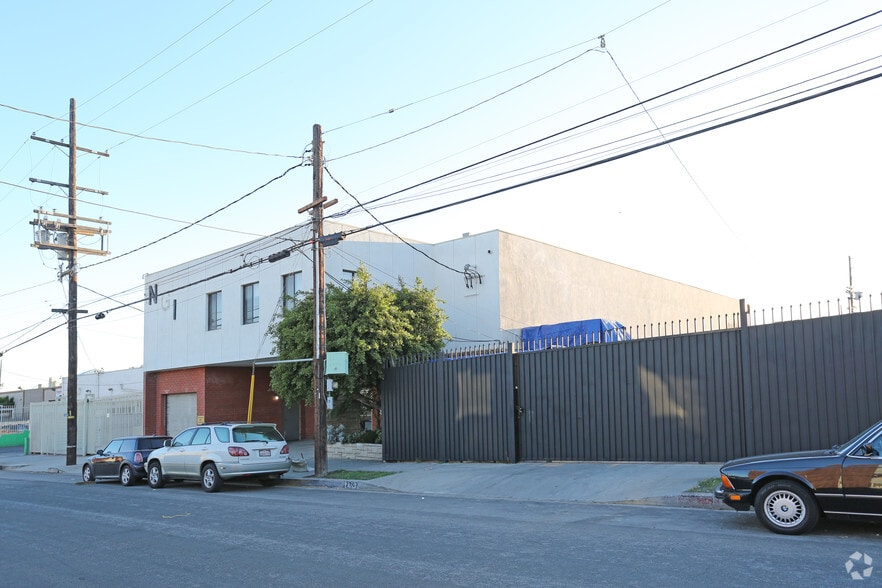 2311 Pontius Ave, Los Angeles, CA for sale - Building Photo - Image 2 of 4