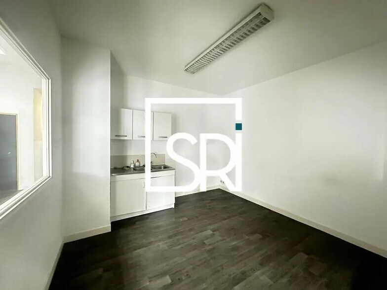Office in Clermont-Ferrand for lease - Interior Photo - Image 2 of 20