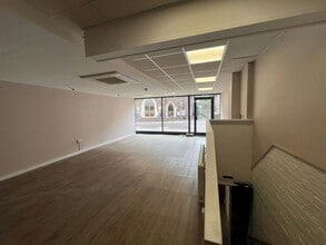 90 High St, Tring for lease Interior Photo- Image 2 of 12