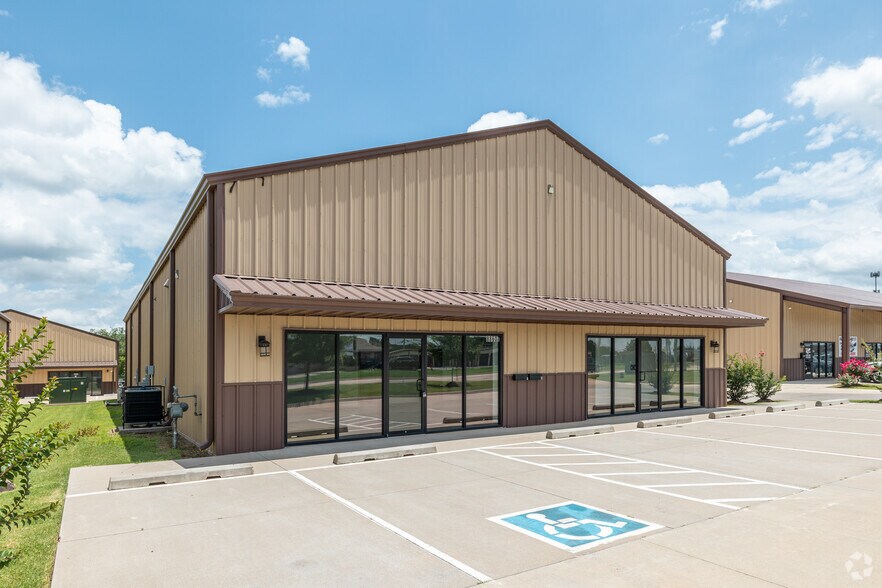 8860 S Sunnylane Rd, Oklahoma City, OK à vendre - Photo du bâtiment - Image 3 de 12