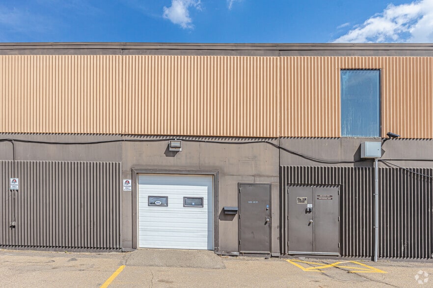 11472-11486 149 St NW, Edmonton, AB for lease - Building Photo - Image 2 of 5