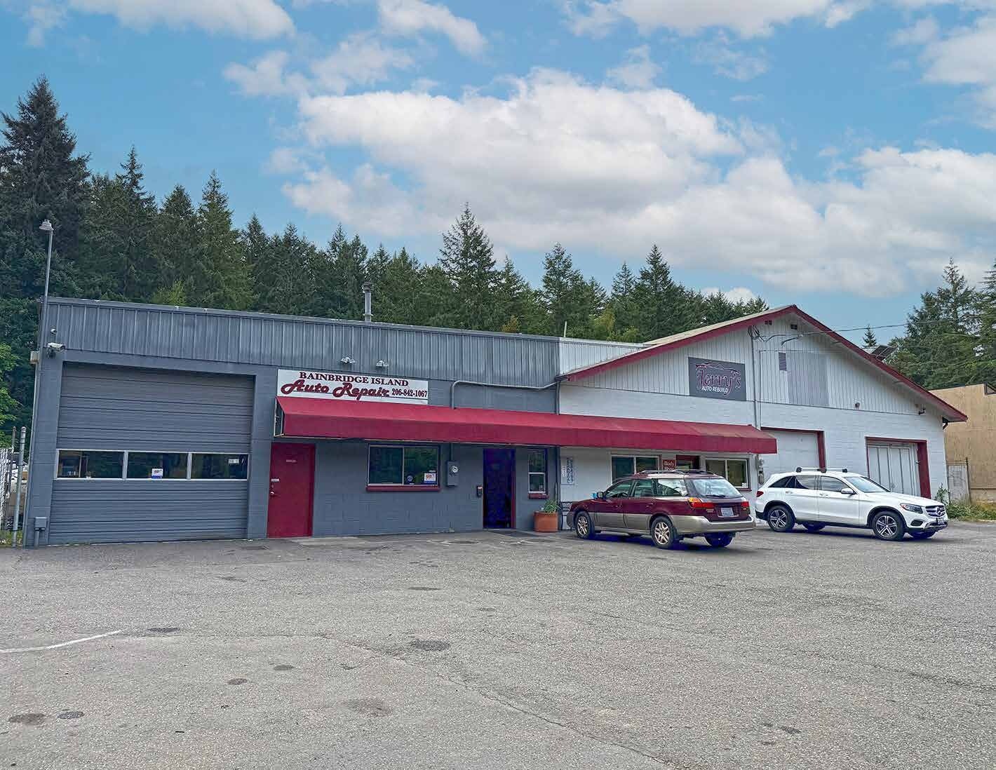 8890 Miller Rd NE, Bainbridge Island, WA à vendre Photo principale- Image 1 de 1