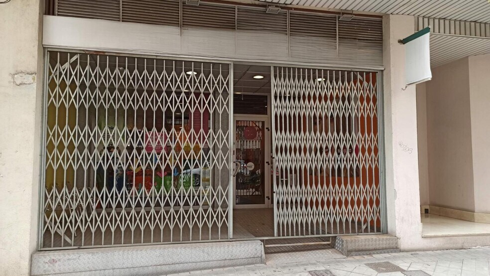 Retail in Granada, Granada for lease - Building Photo - Image 2 of 49