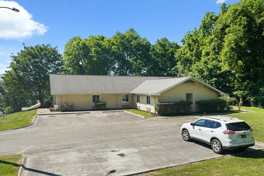 825 Donna St, Morristown, TN à vendre - Photo du bâtiment - Image 2 de 14