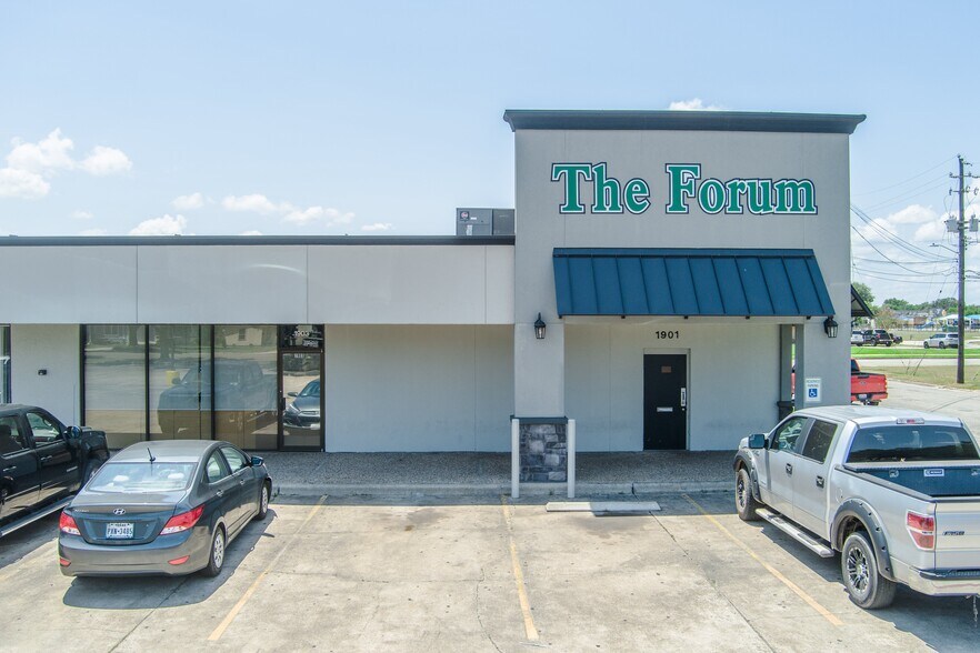 1901-2403 E Red River St, Victoria, TX à vendre - Photo du bâtiment - Image 3 de 11