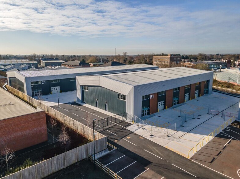 Manor Ln, Crewe à vendre - Photo du bâtiment - Image 2 de 6