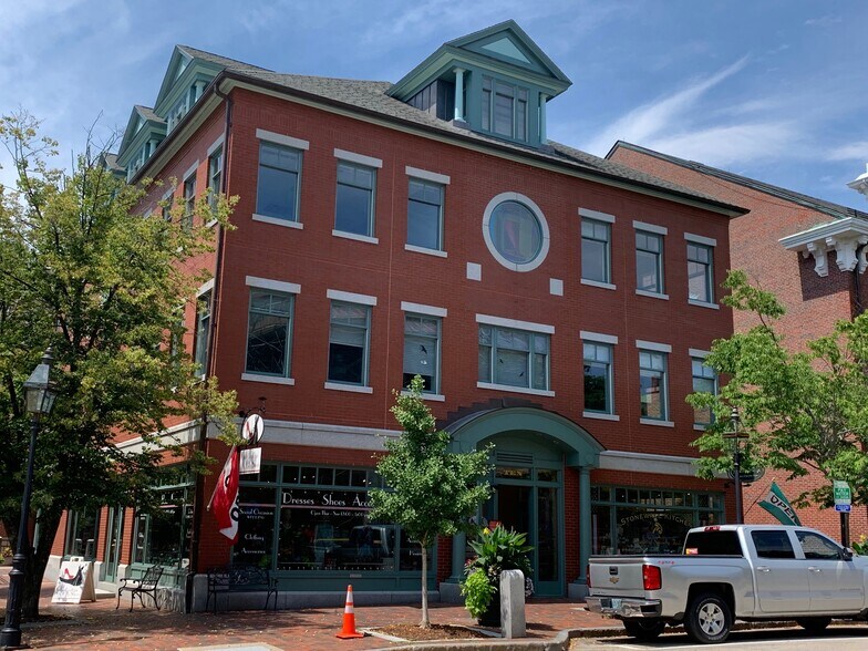 10 Pleasant St, Portsmouth, NH for lease - Building Photo - Image 1 of 3