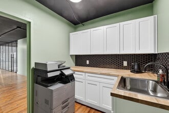 103 S 2nd St, Leesburg, FL for lease Interior Photo- Image 2 of 15