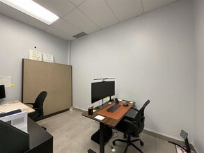 4293-4345 Des Laurentides (A-15) E, Laval, QC for lease Interior Photo- Image 2 of 8