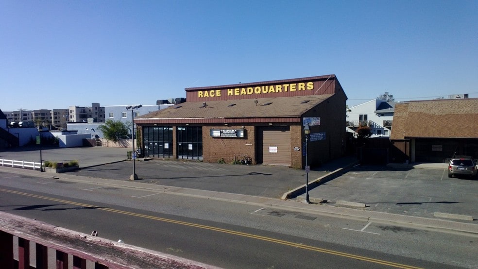 314 Woodcleft Ave, Freeport, NY for sale - Building Photo - Image 2 of 3