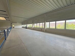 101 Rue De La Bongarde, Gennevilliers for lease Interior Photo- Image 2 of 9