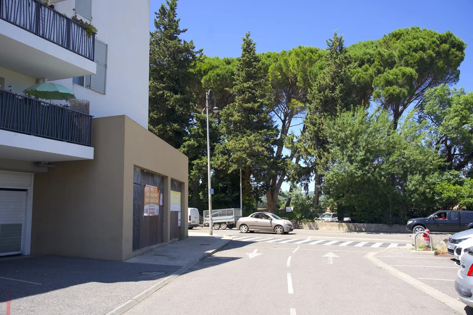 Commerce de détail dans Tourves à louer Photo du bâtiment- Image 1 de 6