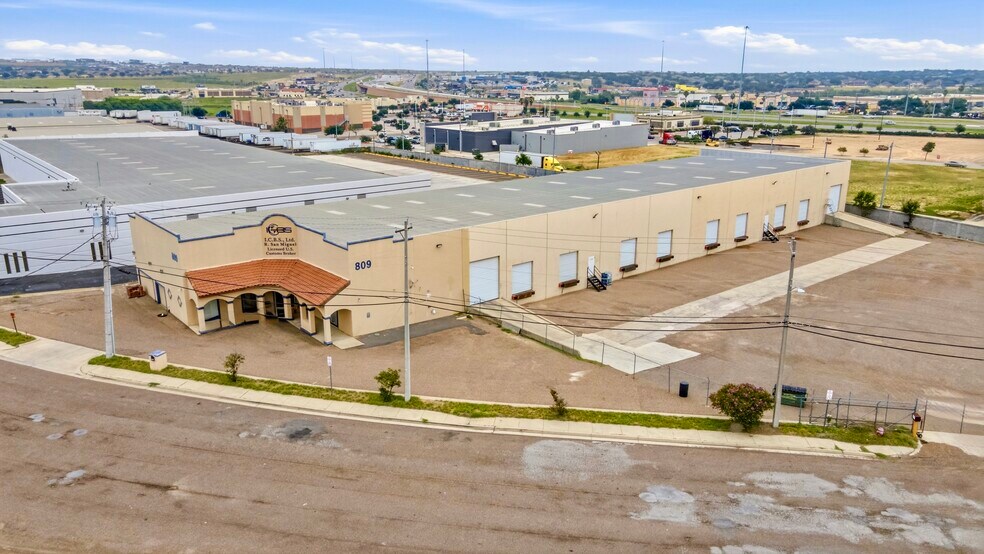 809 Nafta Blvd, Laredo, TX à louer - Photo du bâtiment - Image 1 de 9