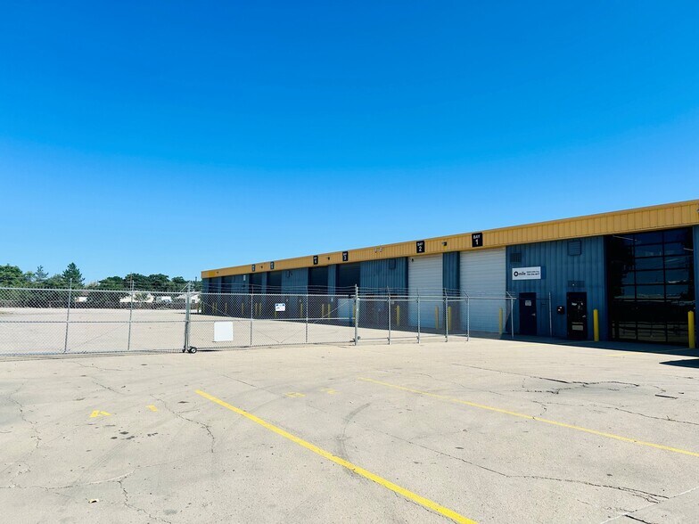 5245 E 69th Ave, Commerce City, CO à vendre - Photo du bâtiment - Image 3 de 21