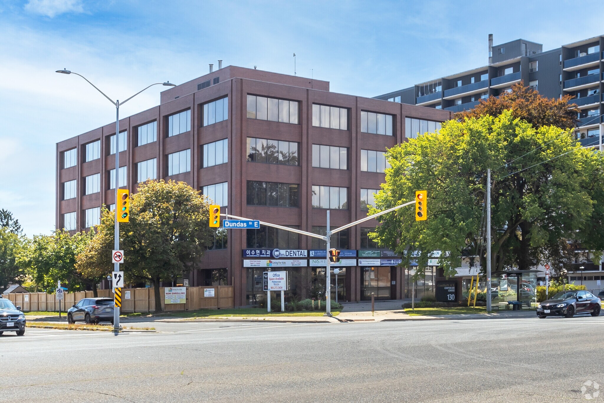130 Dundas St E, Mississauga, ON for sale Primary Photo- Image 1 of 1