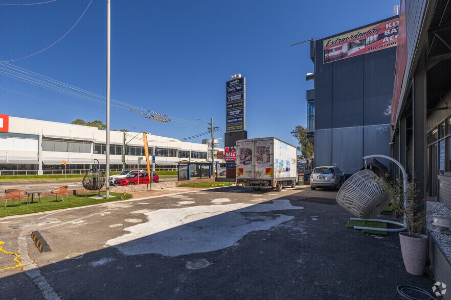 211-217 Parramatta Rd, Auburn à louer - Photo du bâtiment - Image 2 de 8