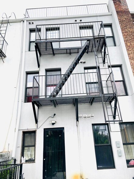 2850 W 17th St, Brooklyn, NY for sale - Building Photo - Image 2 of 16