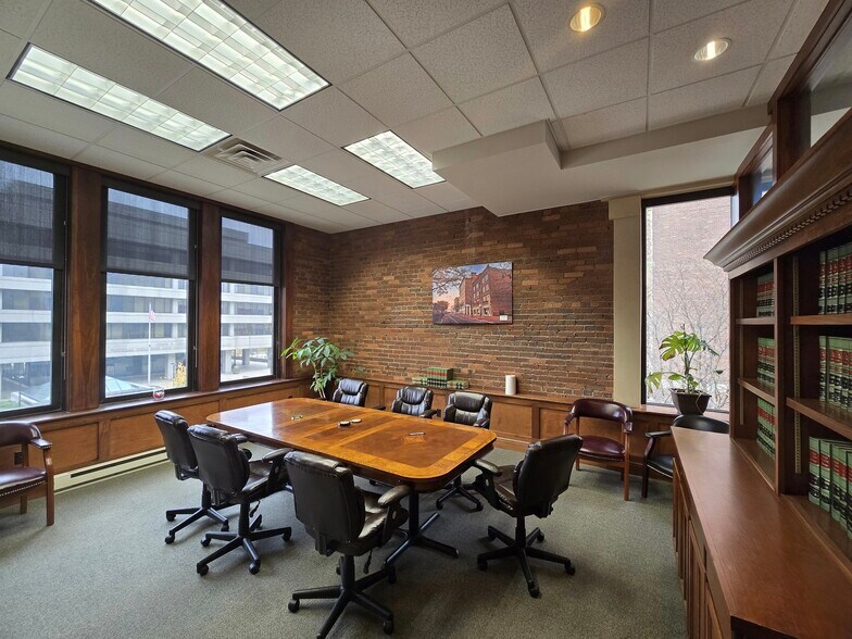 17-23 S Main St, Akron, OH à vendre - Photo du bâtiment - Image 2 de 7