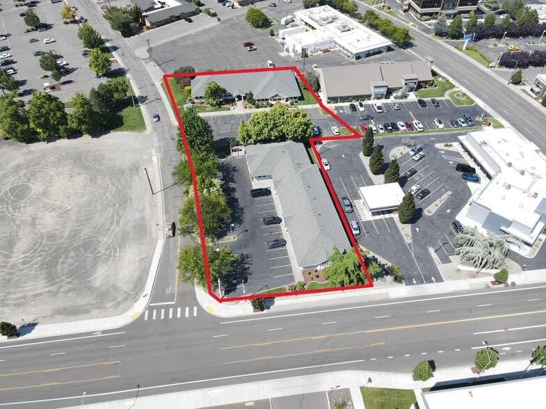 Multi Tenant Medical Office portfolio of 2 properties for sale on LoopNet.ca - Building Photo - Image 1 of 26