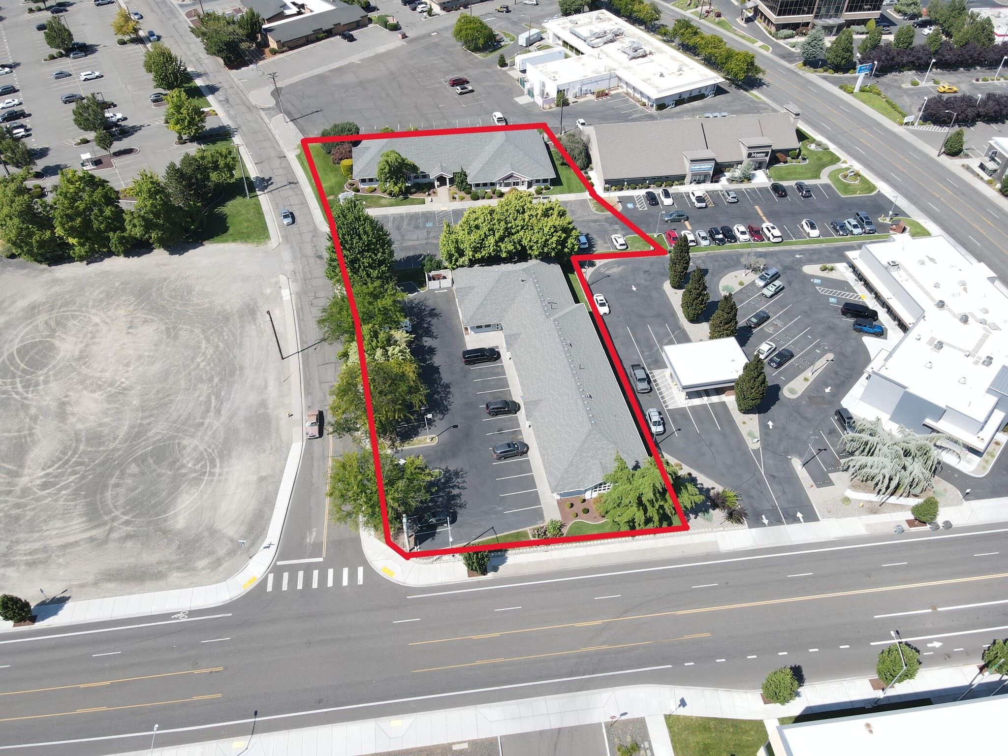 Multi Tenant Medical Office portfolio of 2 properties for sale on LoopNet.ca Building Photo- Image 1 of 27