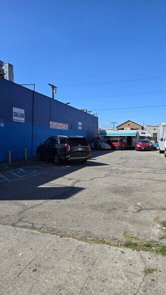 7919 S Central Ave, Los Angeles, CA à vendre - Photo du bâtiment - Image 3 de 4