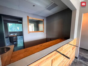 23502-23504 Lyons Ave, Newhall, CA for lease Interior Photo- Image 2 of 4