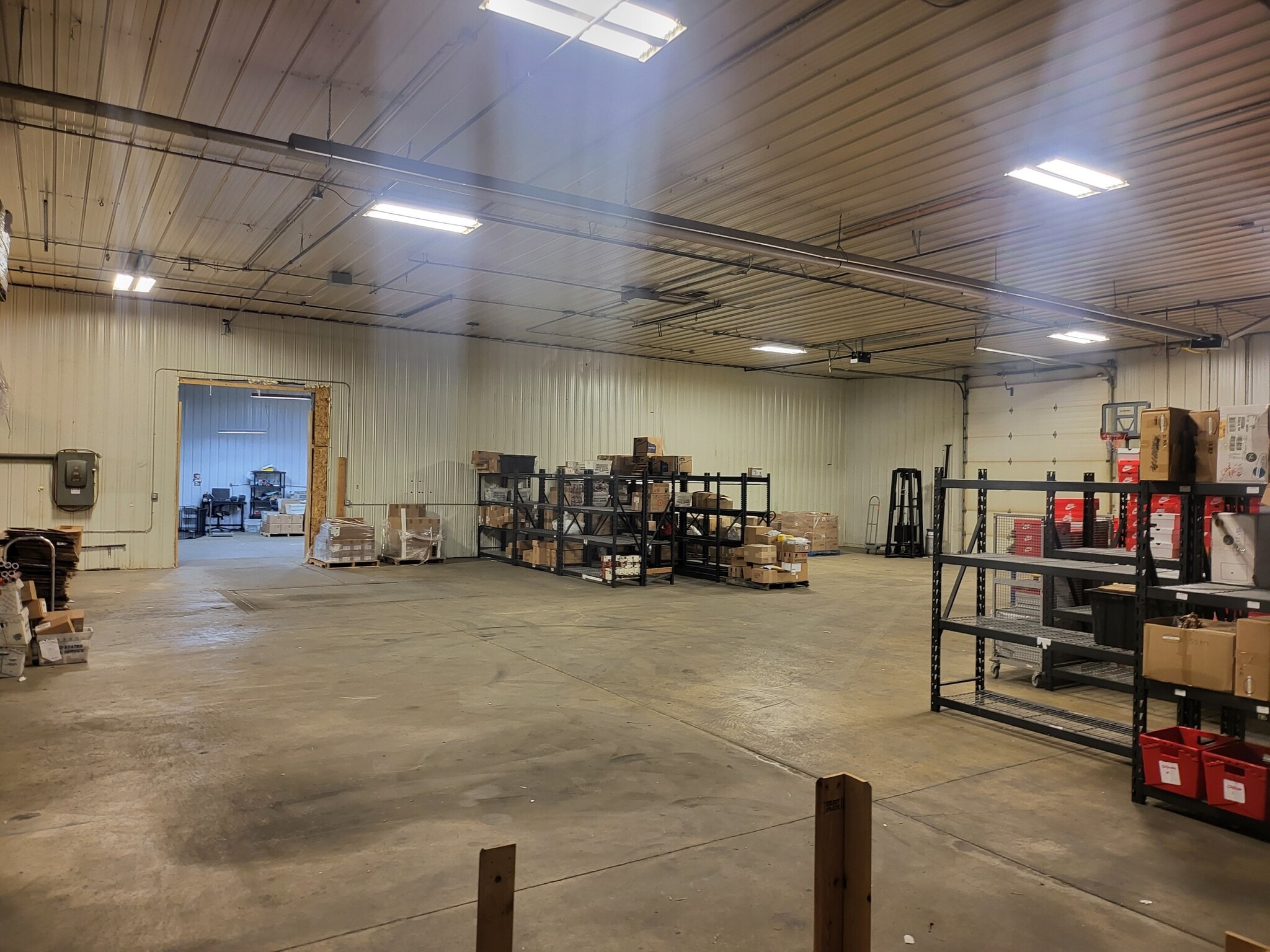 352 Industrial Park Dr, Imlay City, MI à louer Photo intérieure- Image 1 de 4