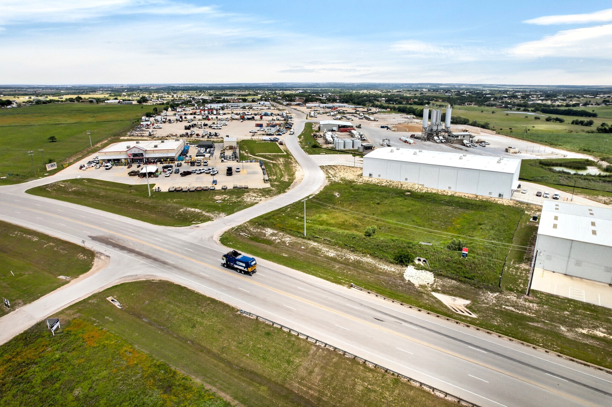 5900 Chandler Rd, Hutto, TX for lease Primary Photo- Image 1 of 8