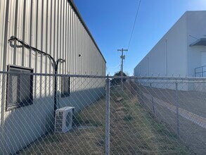 2305 SW Holloway St, El Reno, OK for lease Building Photo- Image 2 of 11