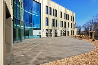 Bureau dans Limonest à louer Photo du bâtiment- Image 2 de 11