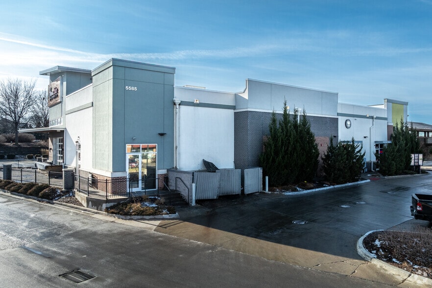 5585 Mills Civic Pky, West Des Moines, IA for lease - Building Photo - Image 2 of 4