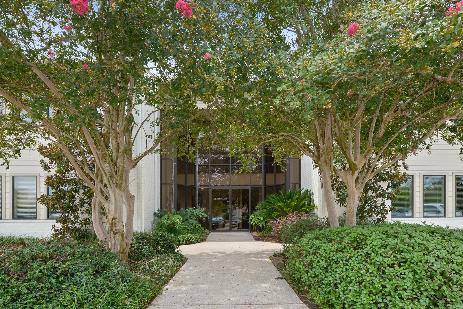 2051 Silverside Dr, Baton Rouge, LA à louer Photo principale- Image 1 de 9