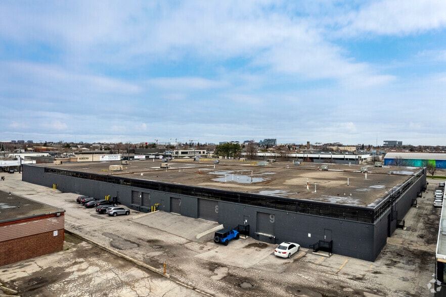 95 Orfus Rd, Toronto, ON for lease - Building Photo - Image 3 of 6