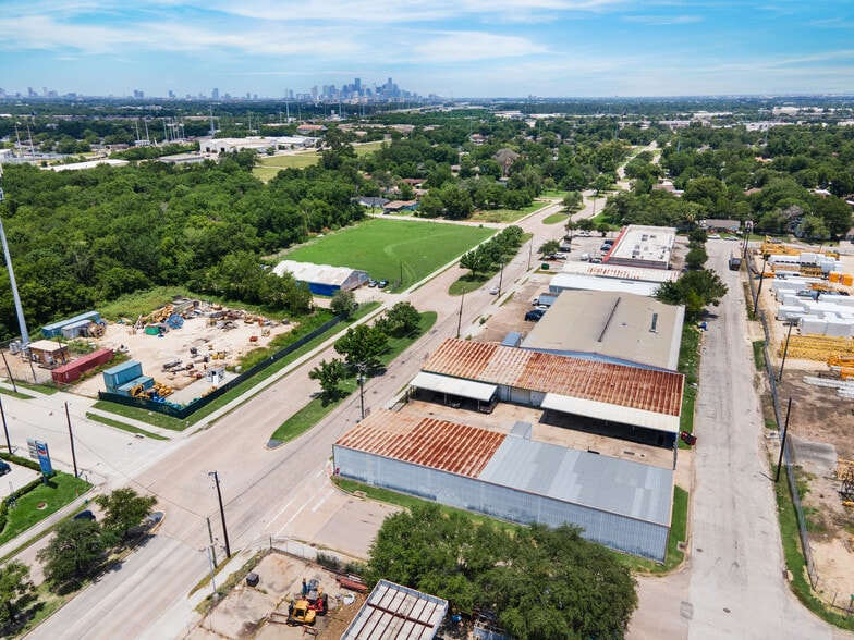 5641 Wayside Dr, Houston, TX for sale - Primary Photo - Image 1 of 12