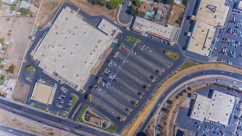 1410 Wible Rd, Bakersfield, CA à vendre - Photo du bâtiment - Image 3 de 10