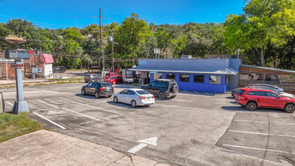 3815 Dry Creek Dr, Austin, TX for lease - Building Photo - Image 1 of 3